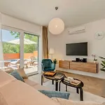 Nika Villa