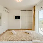 Nika Villa Bisko